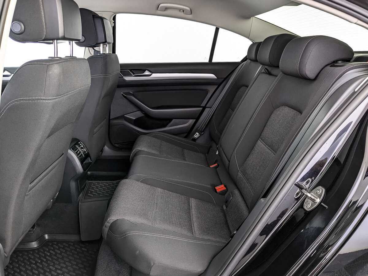 Volkswagen Passat 2018 года с пробегом. Фото: #9