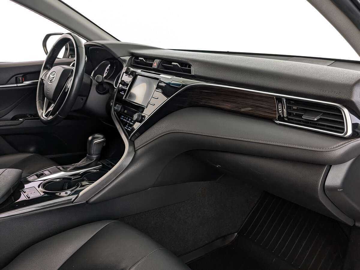 Toyota Camry 2021 года с пробегом. Фото: #7