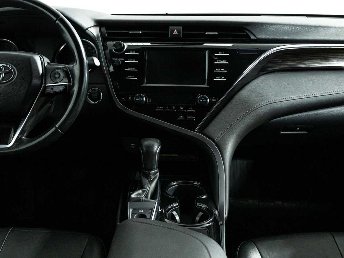 Toyota Camry 2019 года с пробегом. Фото: #13