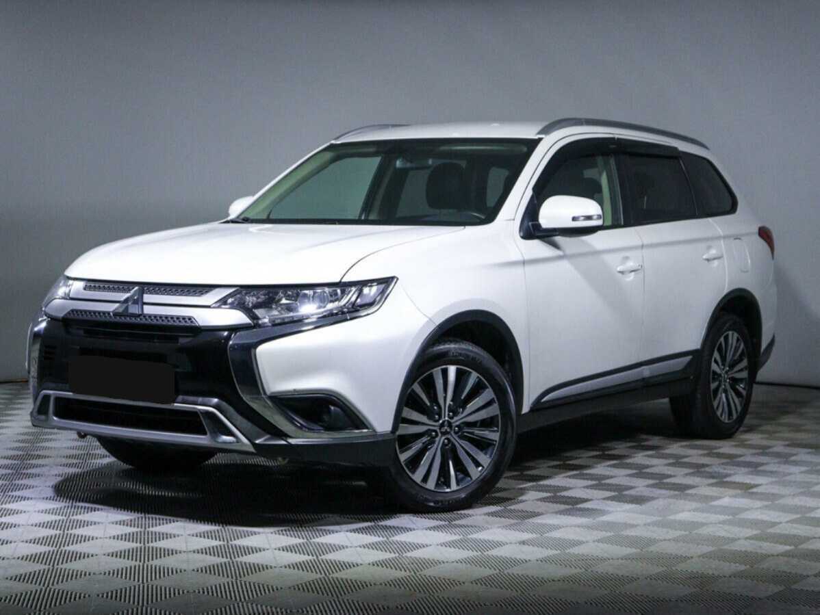 Mitsubishi Outlander 2018 года с пробегом. Посмотреть фото