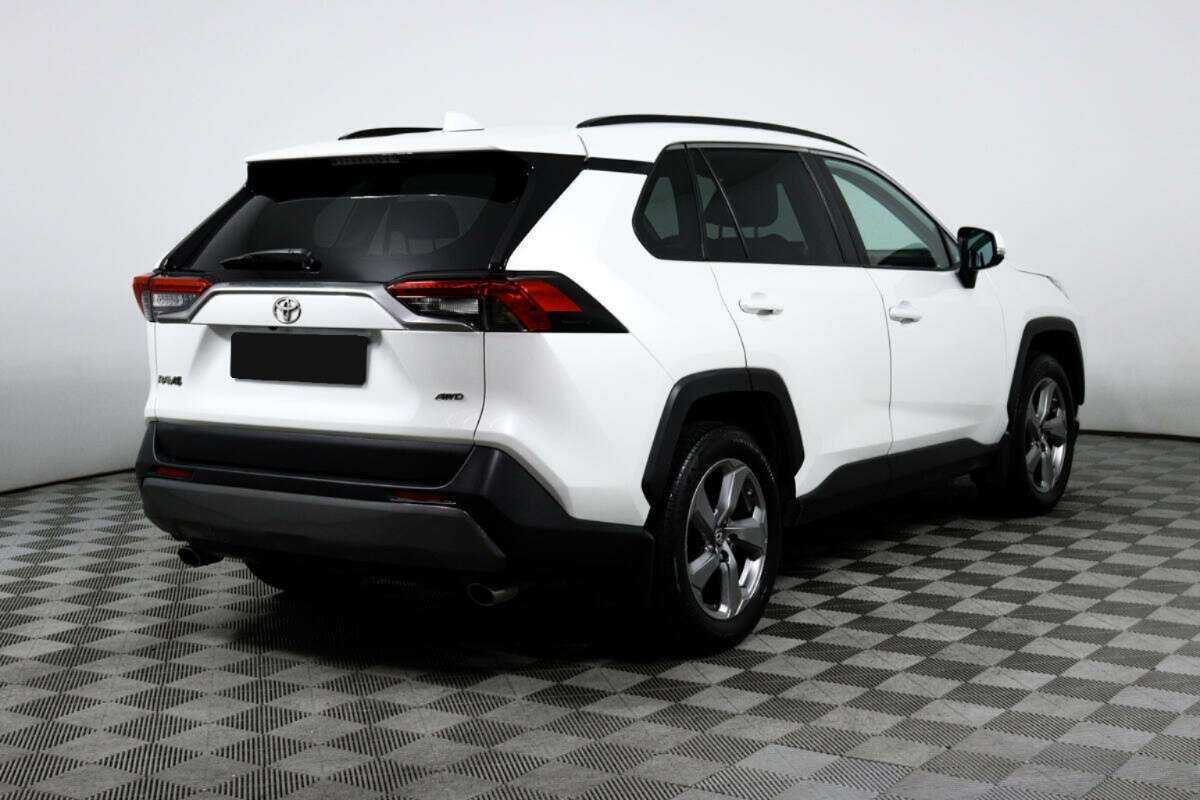Toyota RAV4 2020 года с пробегом. Фото: #4