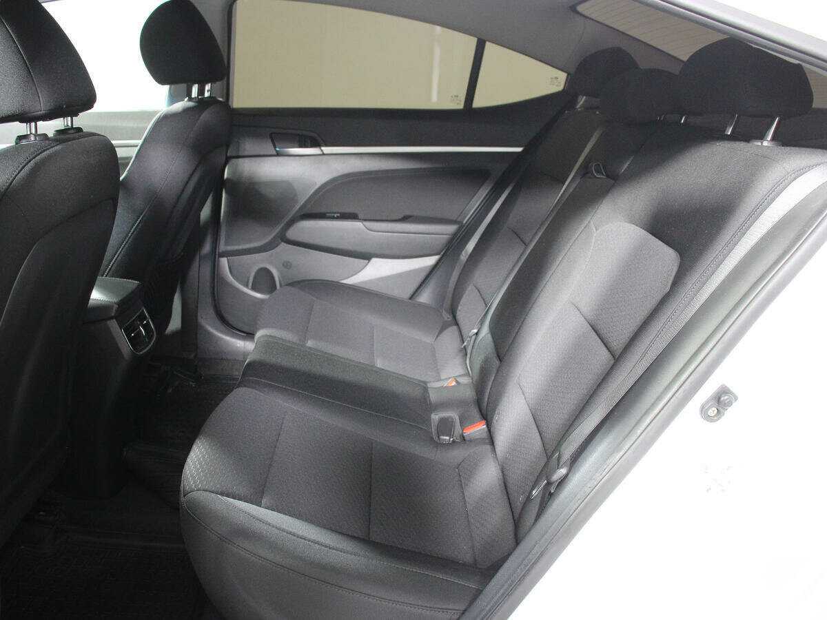 Hyundai Elantra 2020 года с пробегом. Фото: #6