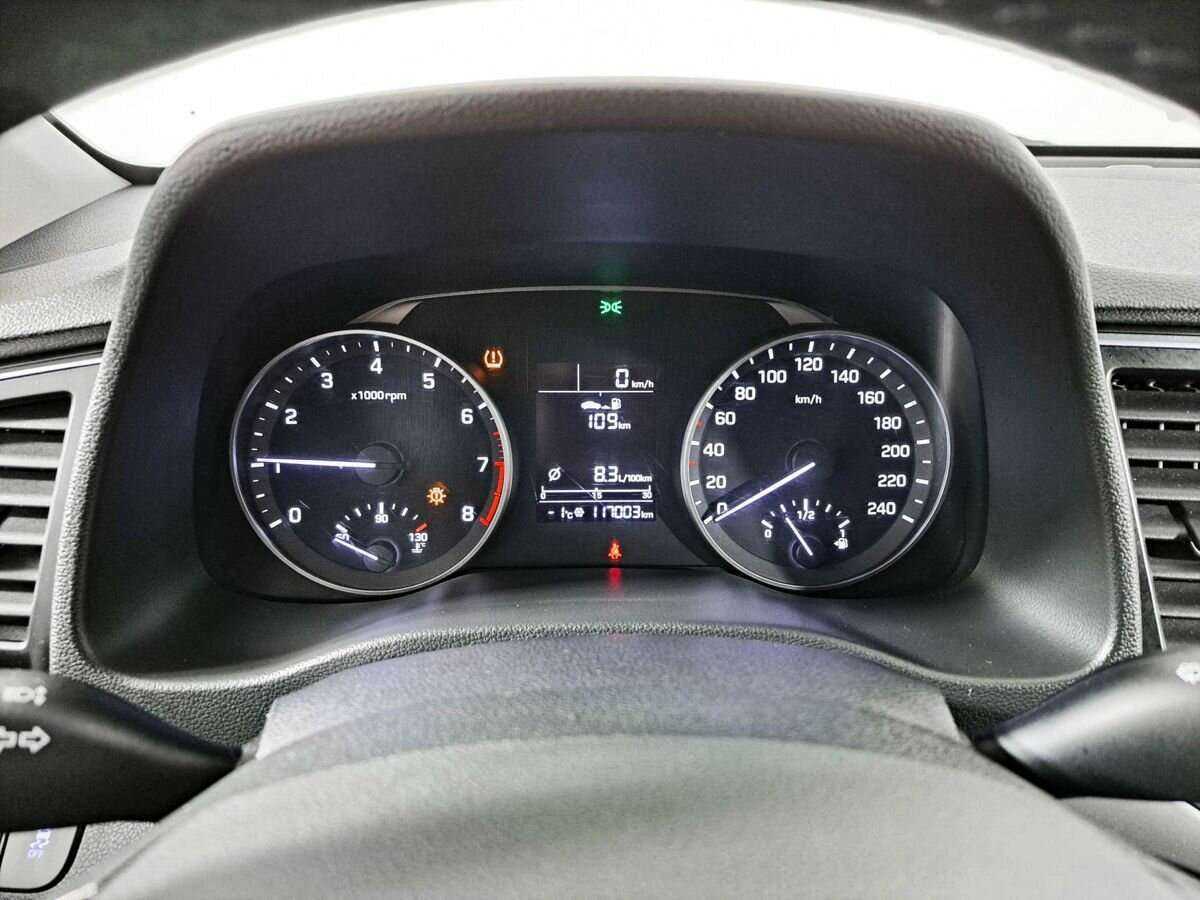 Hyundai Elantra 2018 года с пробегом. Фото: #12