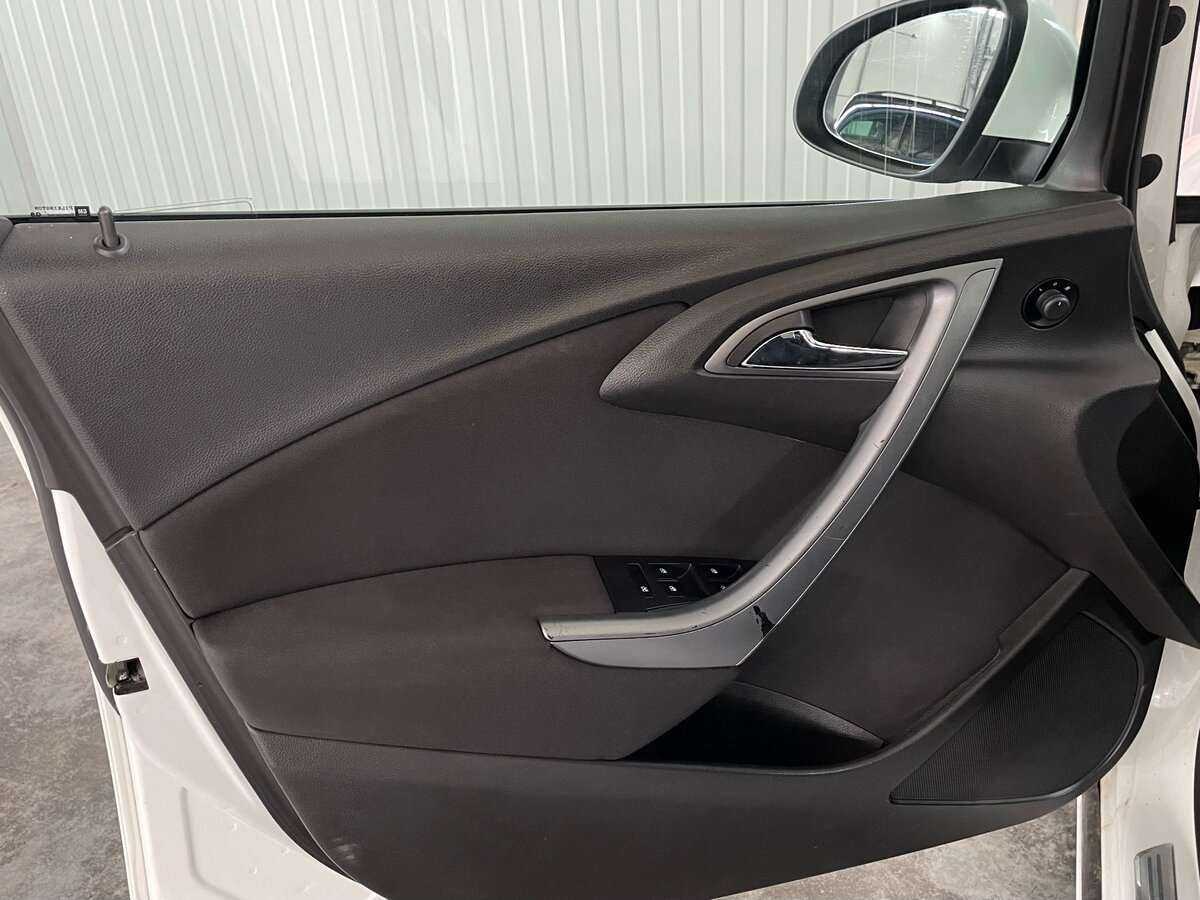 Opel Astra 2013 года с пробегом. Фото: #16