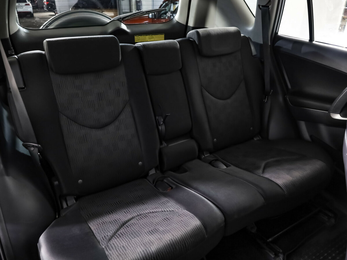 Toyota RAV4 2012 года с пробегом. Фото: #7