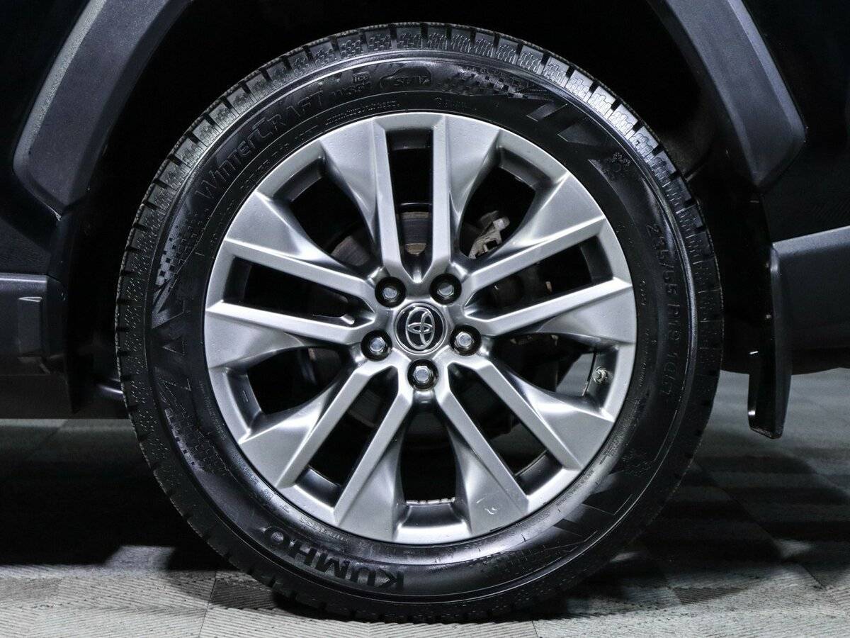 Toyota RAV4 2020 года с пробегом. Фото: #11