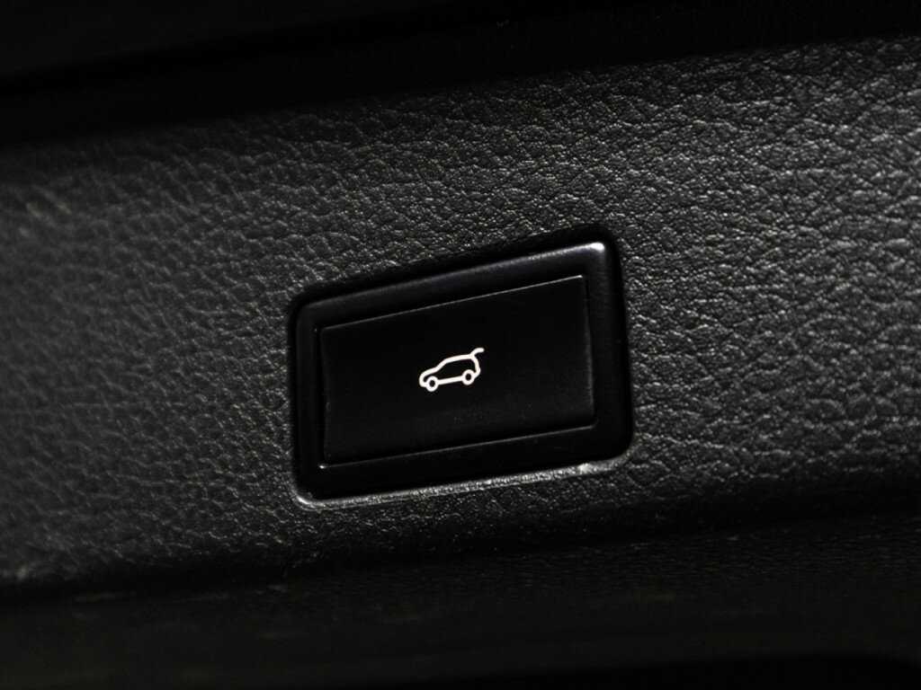 Volkswagen Touareg 2012 года с пробегом. Фото: #14