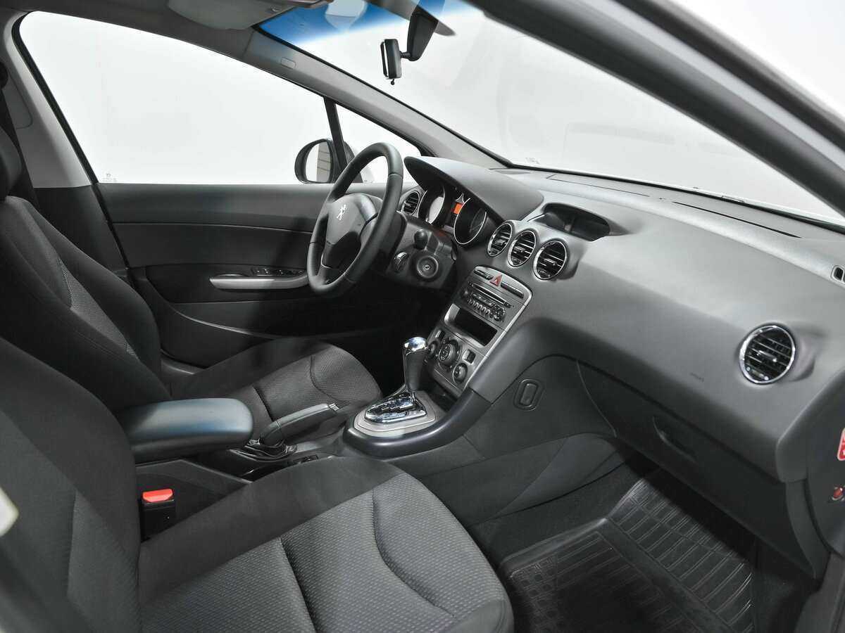 Peugeot 408 2012 года с пробегом. Фото: #4