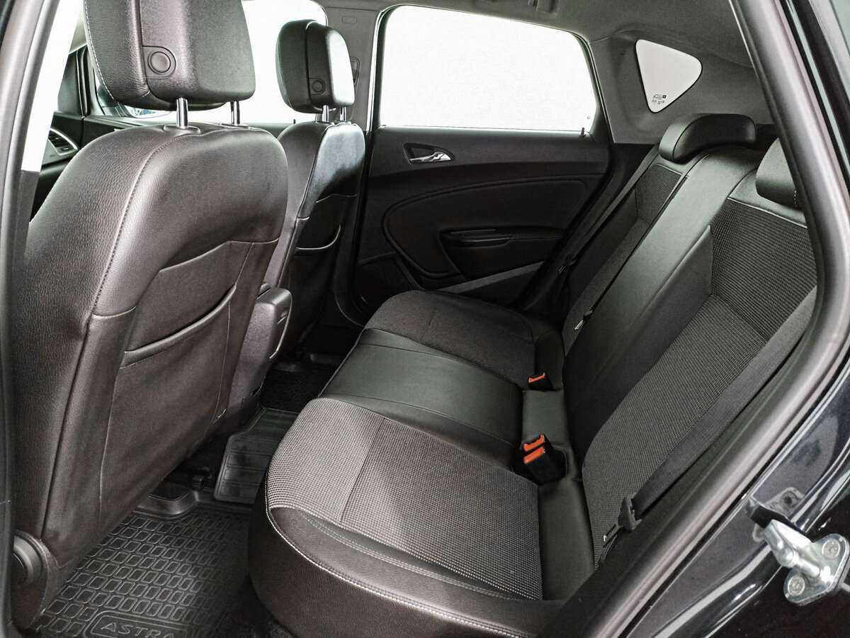 Opel Astra 2012 года с пробегом. Фото: #9