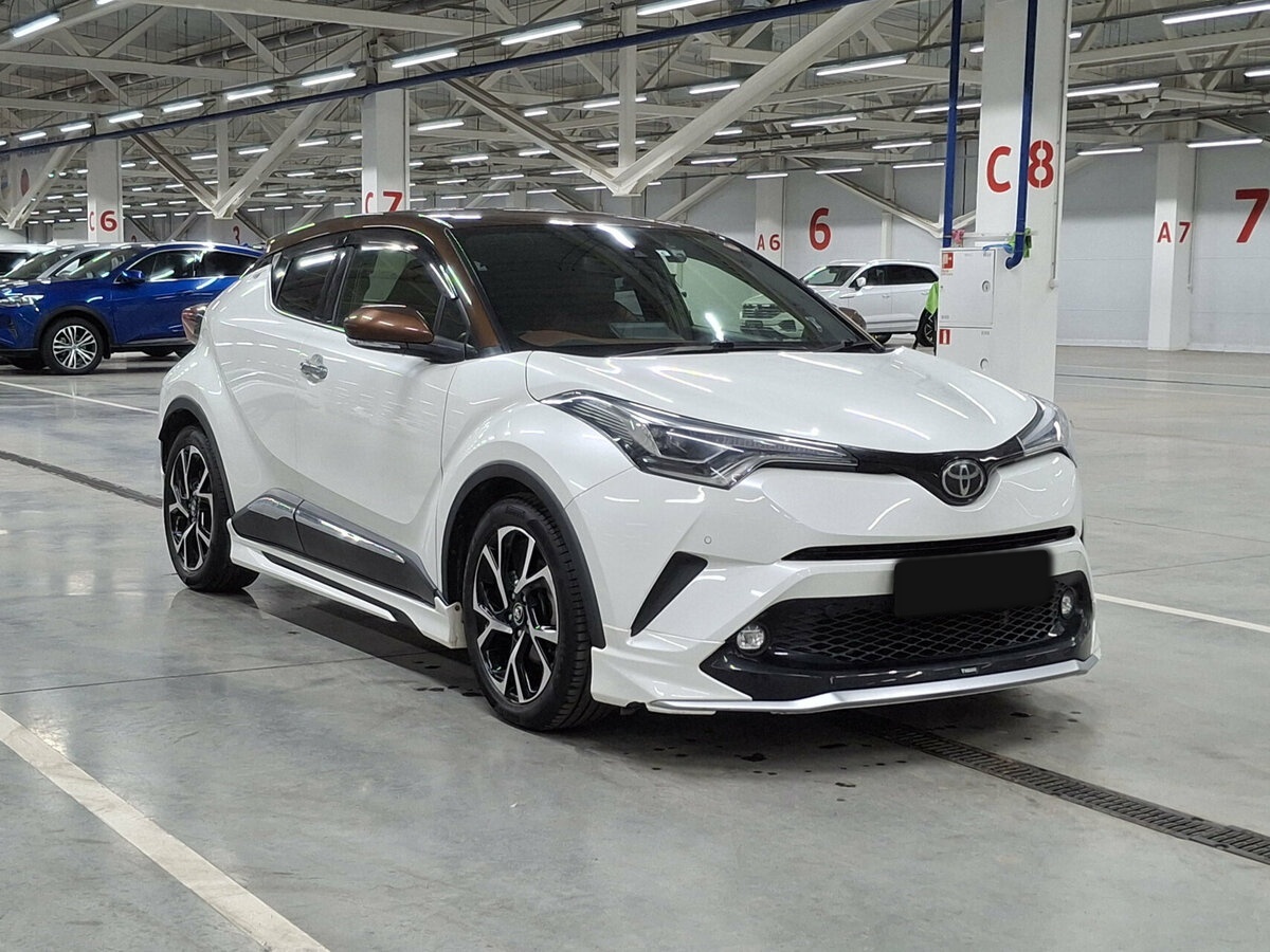 Toyota C-HR 2019 года с пробегом. Фото: #2