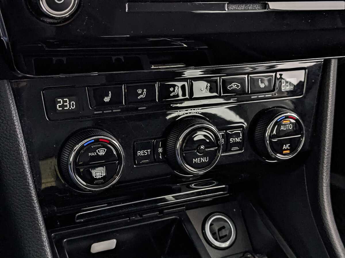 Skoda Superb 2017 года с пробегом. Фото: #24