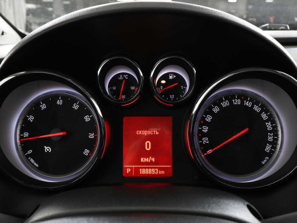 Opel Astra 2014 года с пробегом. Фото: #6