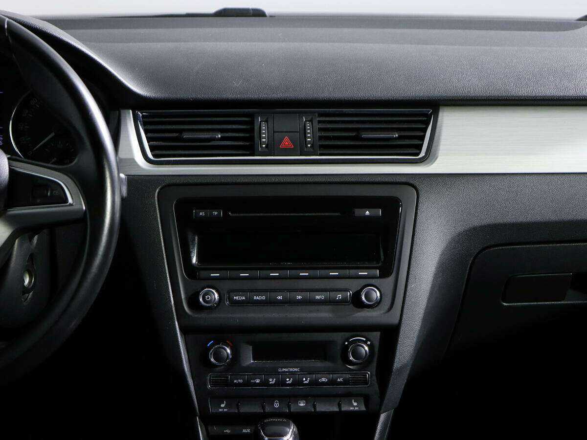 Skoda Rapid 2014 года с пробегом. Фото: #11