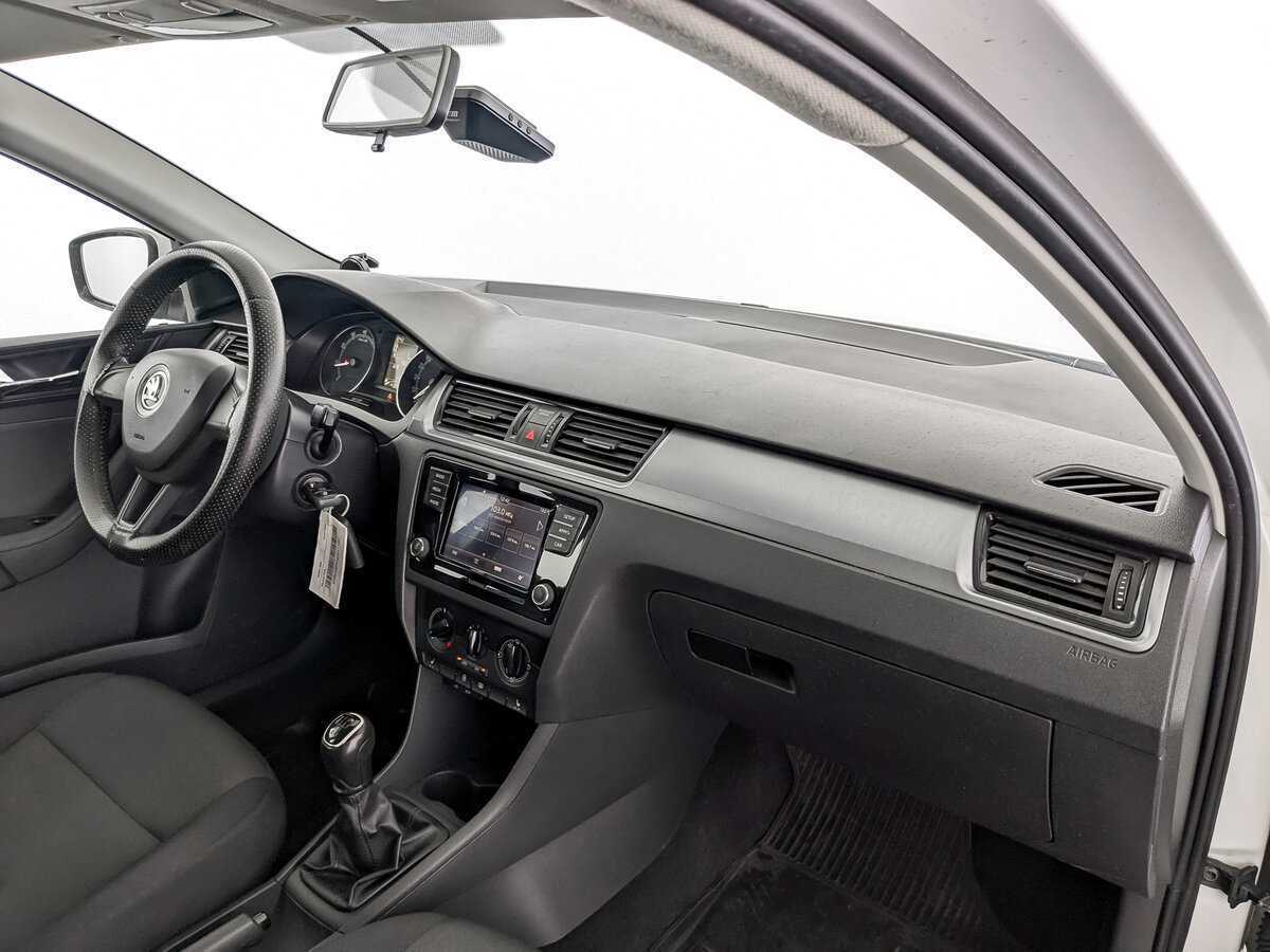 Skoda Rapid 2017 года с пробегом. Фото: #10