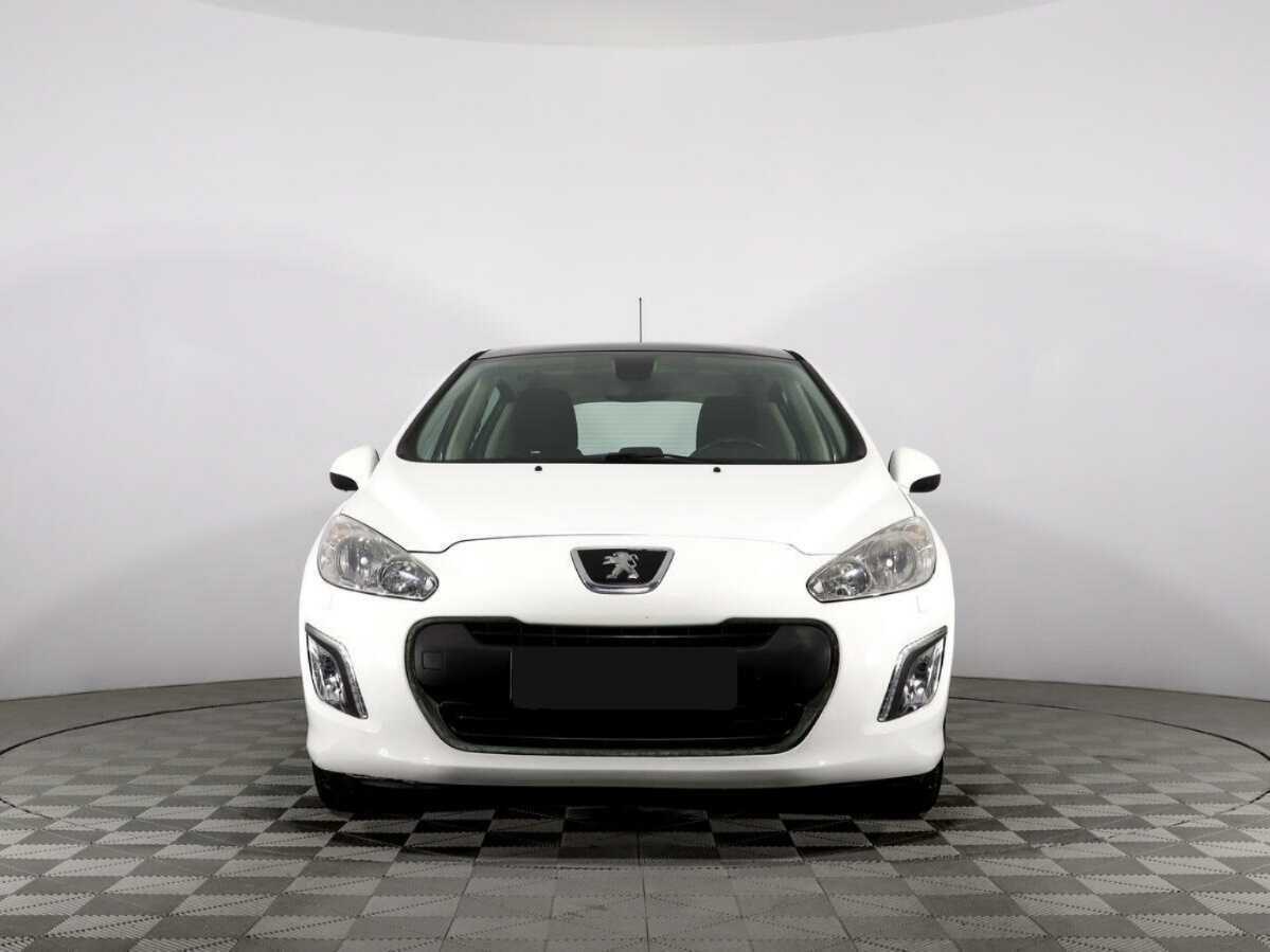 Peugeot 308 2012 года с пробегом. Фото: #1