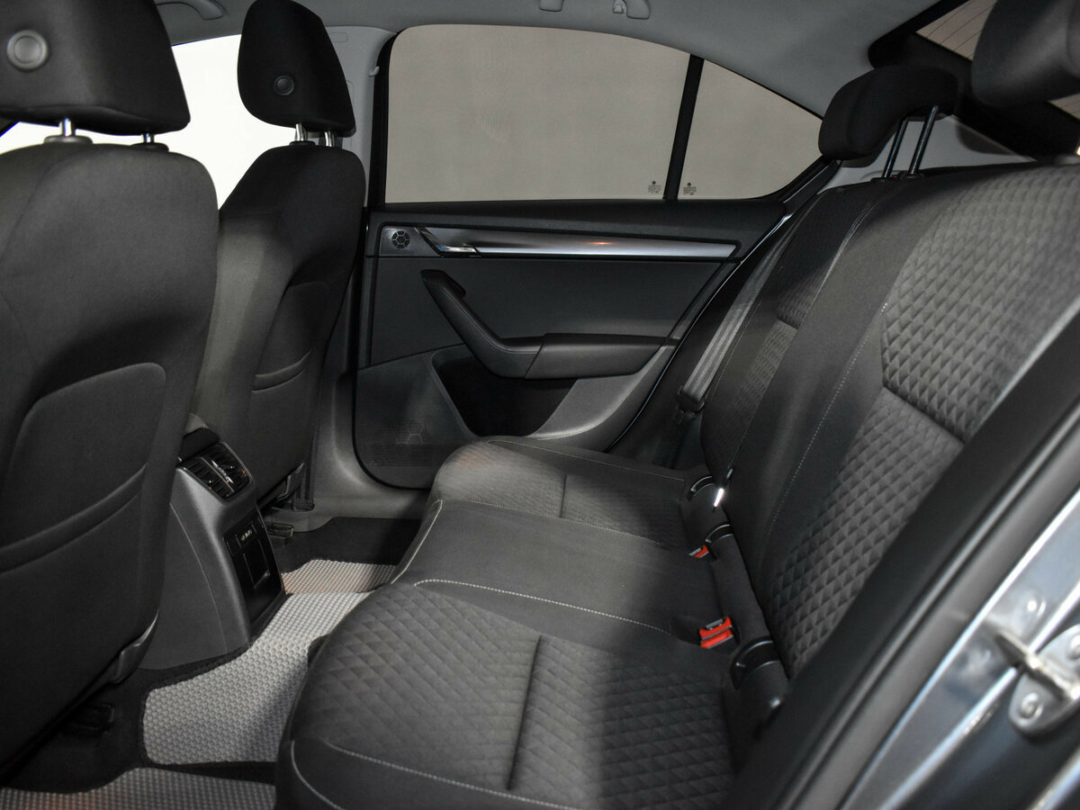 Skoda Octavia 2017 года с пробегом. Фото: #10