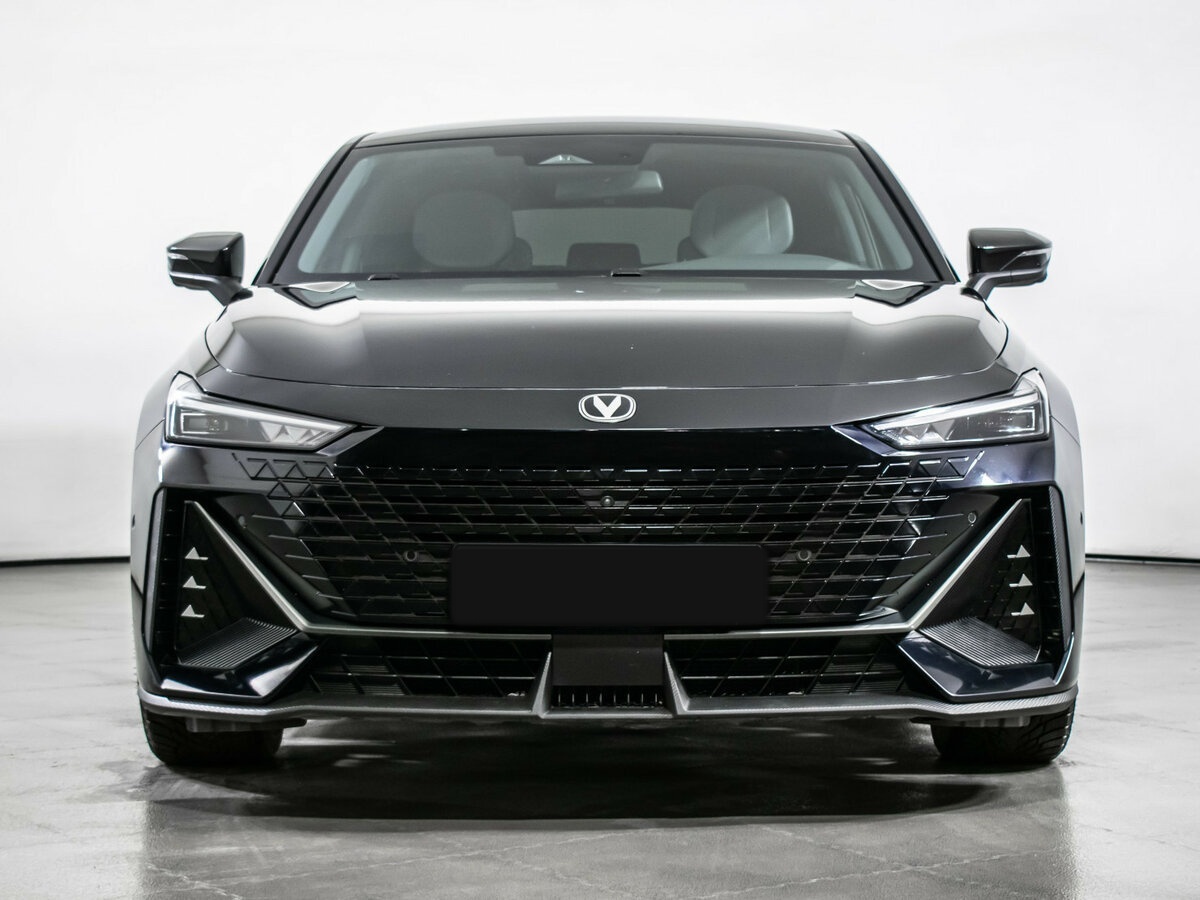 Changan UNI-V 2023 года с пробегом. Фото: #1