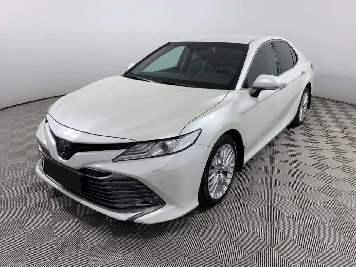 Toyota Camry 2021 года с пробегом. Посмотреть фото