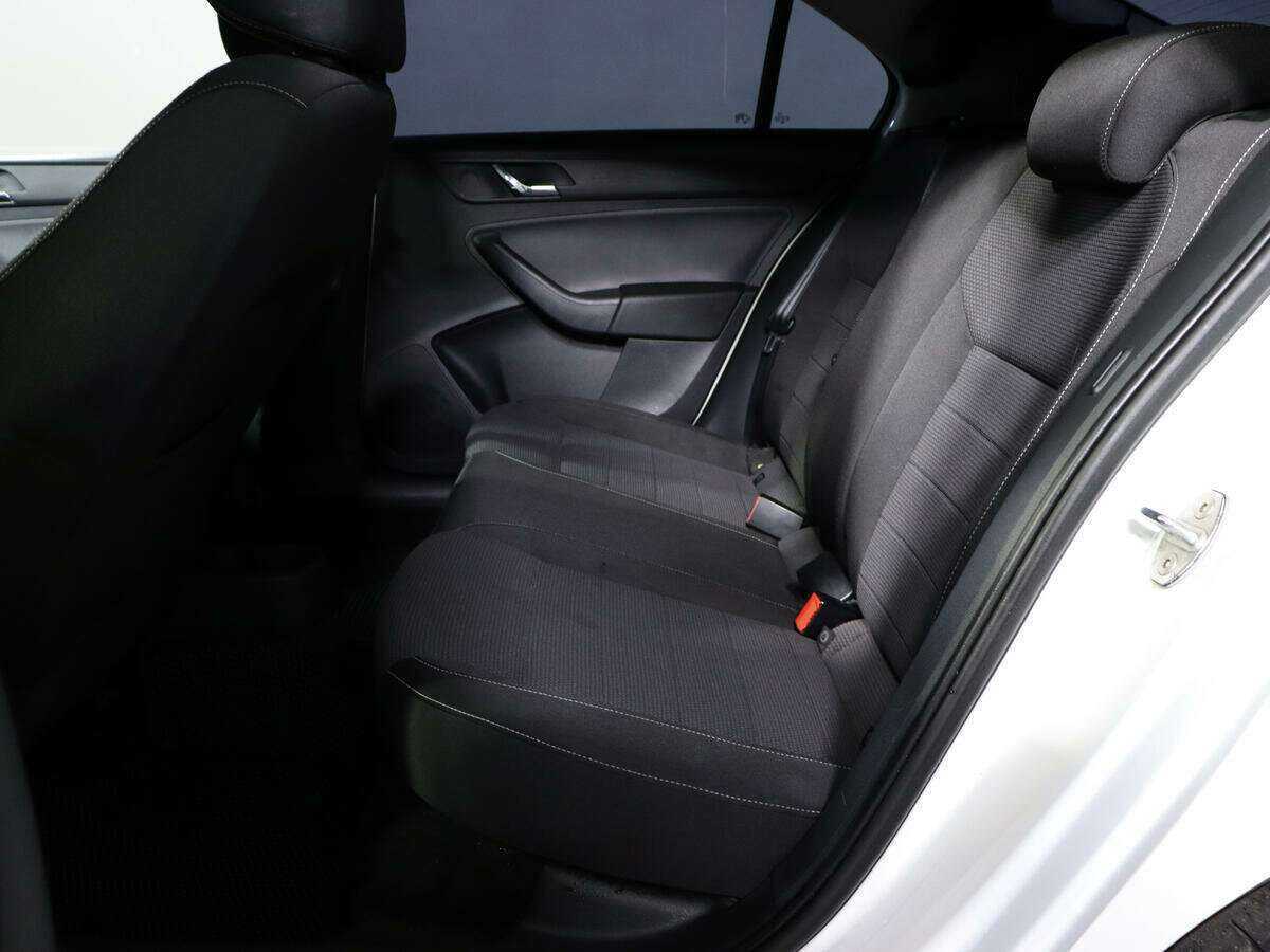 Skoda Rapid 2014 года с пробегом. Фото: #8