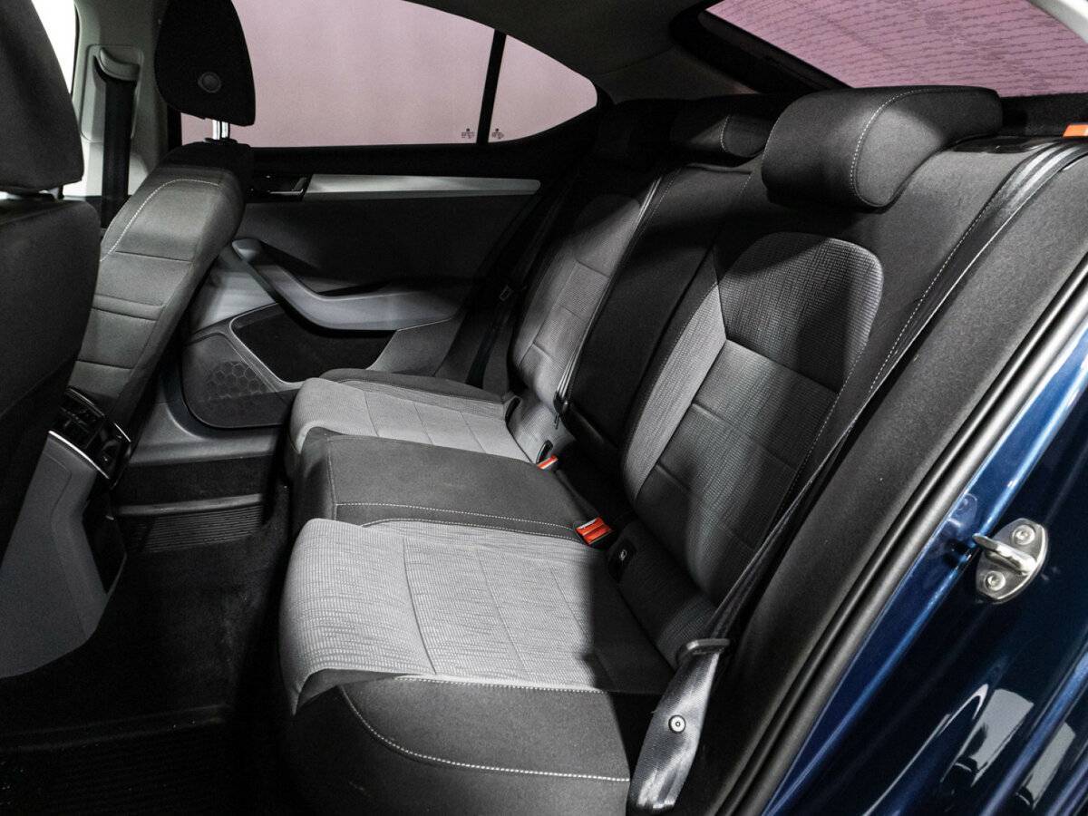 Skoda Superb 2015 года с пробегом. Фото: #9