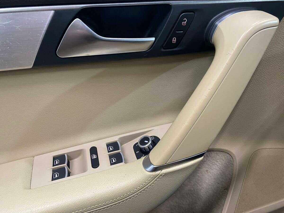 Volkswagen Passat 2012 года с пробегом. Фото: #14