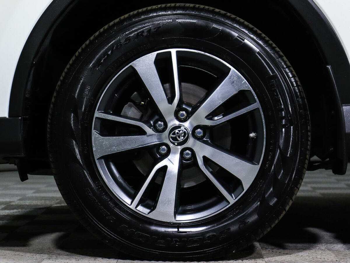 Toyota RAV4 2017 года с пробегом. Фото: #14