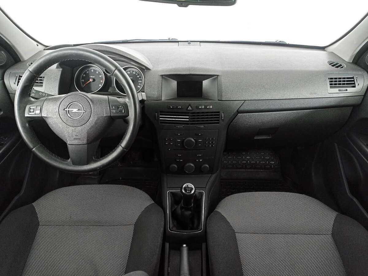 Opel Astra 2013 года с пробегом. Фото: #11