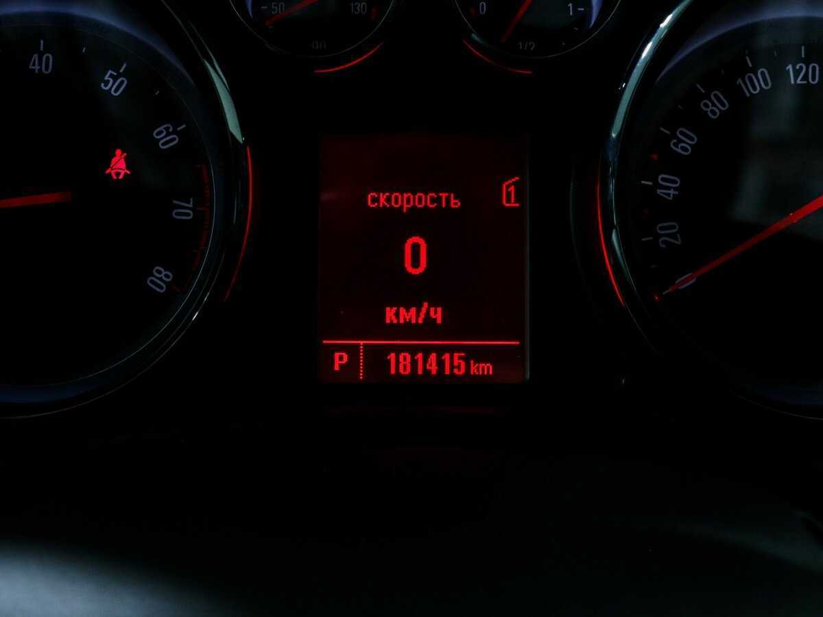 Opel Astra 2013 года с пробегом. Фото: #6