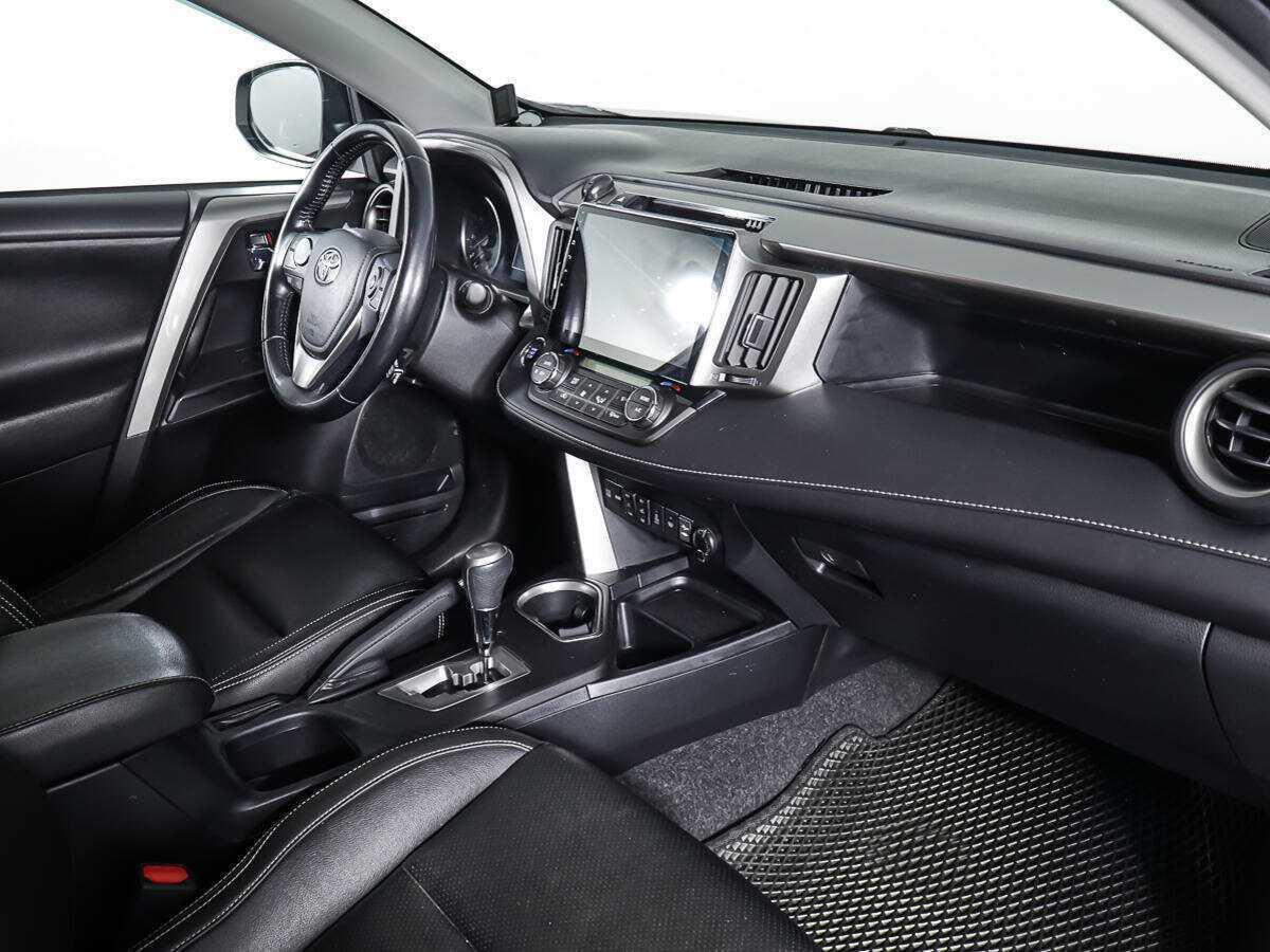 Toyota RAV4 2019 года с пробегом. Фото: #10