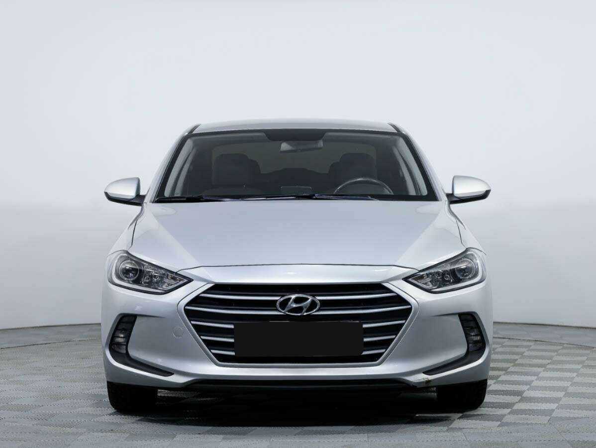 Hyundai Elantra 2018 года с пробегом. Посмотреть фото