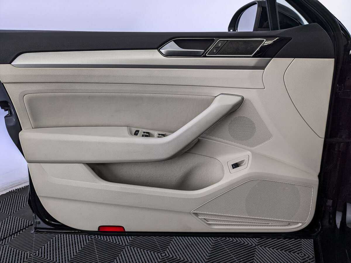 Volkswagen Passat 2018 года с пробегом. Фото: #14