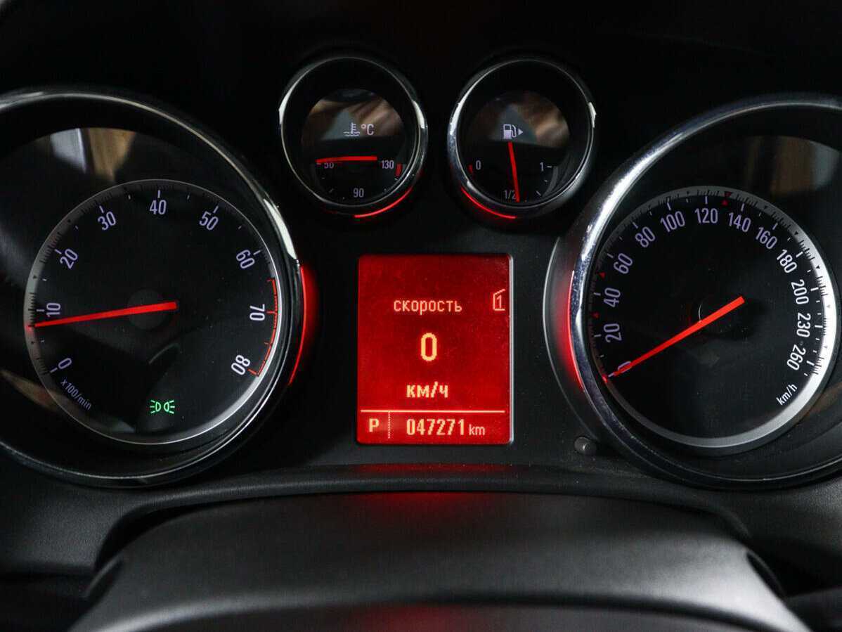 Opel Astra 2012 года с пробегом. Фото: #10