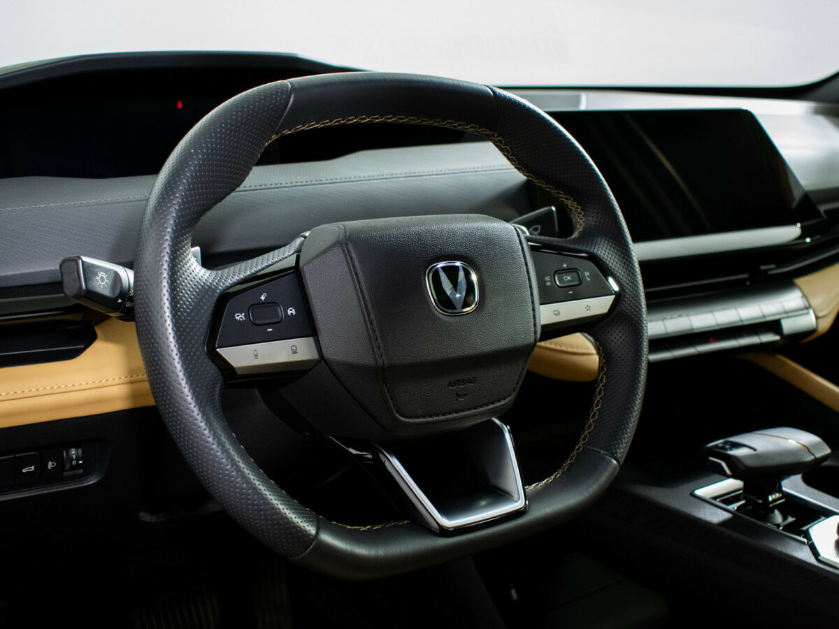 Changan UNI-V 2022 года с пробегом. Фото: #11