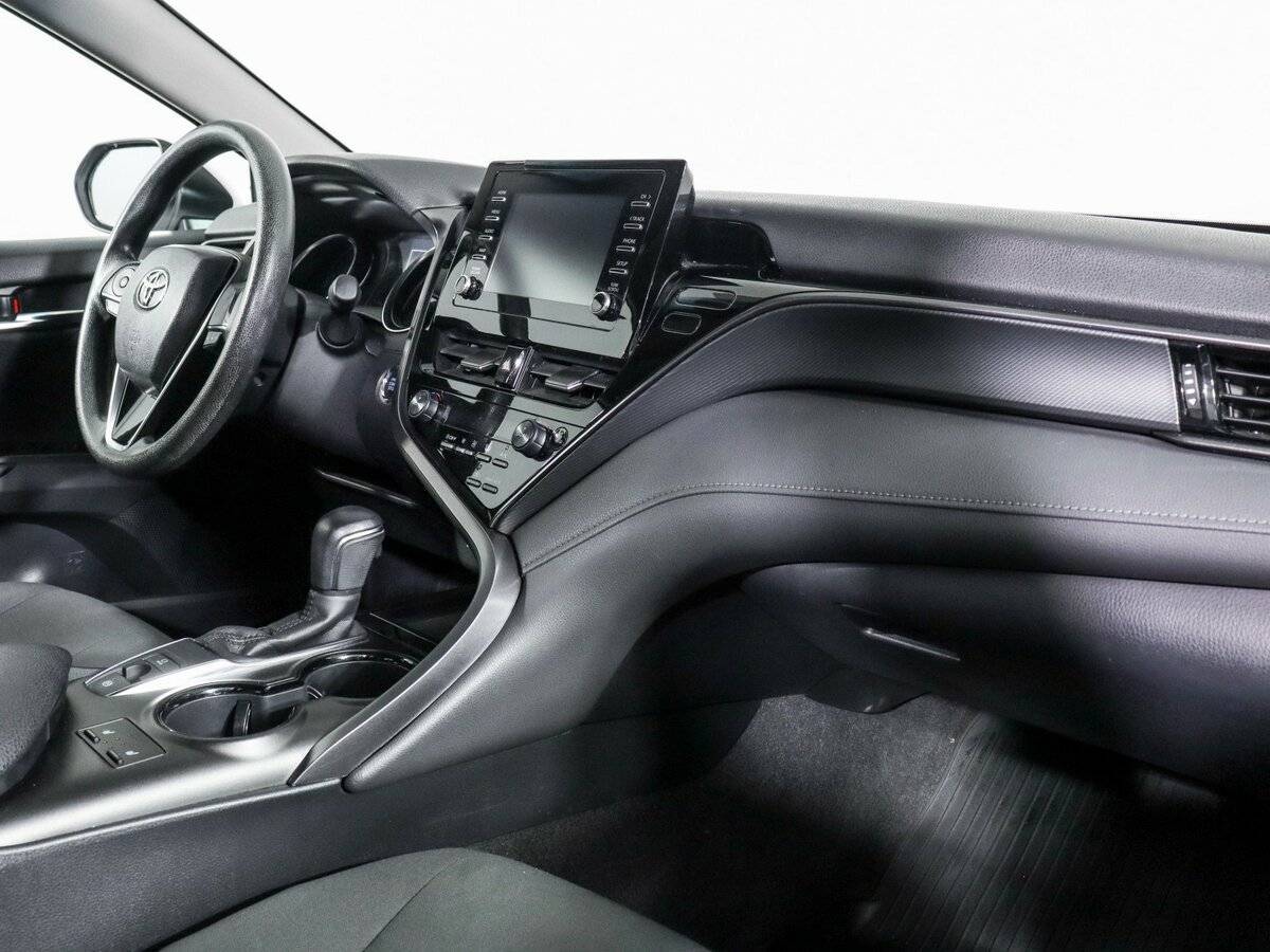 Toyota Camry 2021 года с пробегом. Фото: #6