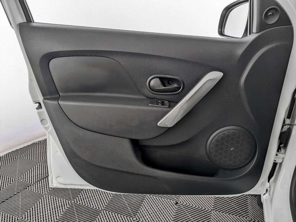 Renault Sandero 2016 года с пробегом. Фото: #13