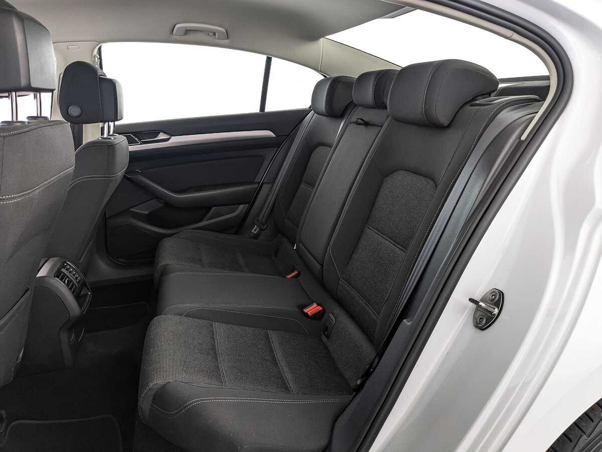 Volkswagen Passat 2019 года с пробегом. Фото: #14