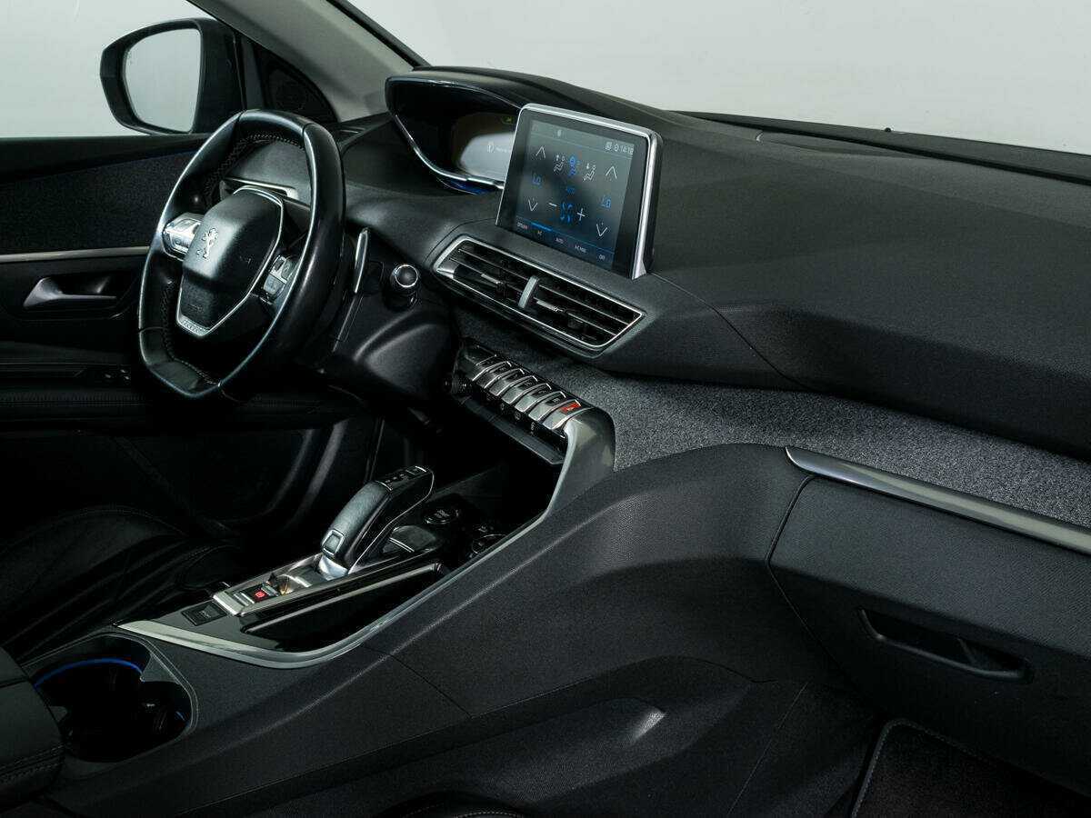 Peugeot 3008 2018 года с пробегом. Фото: #6