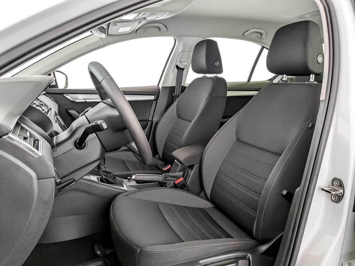 Skoda Octavia 2019 года с пробегом. Фото: #19