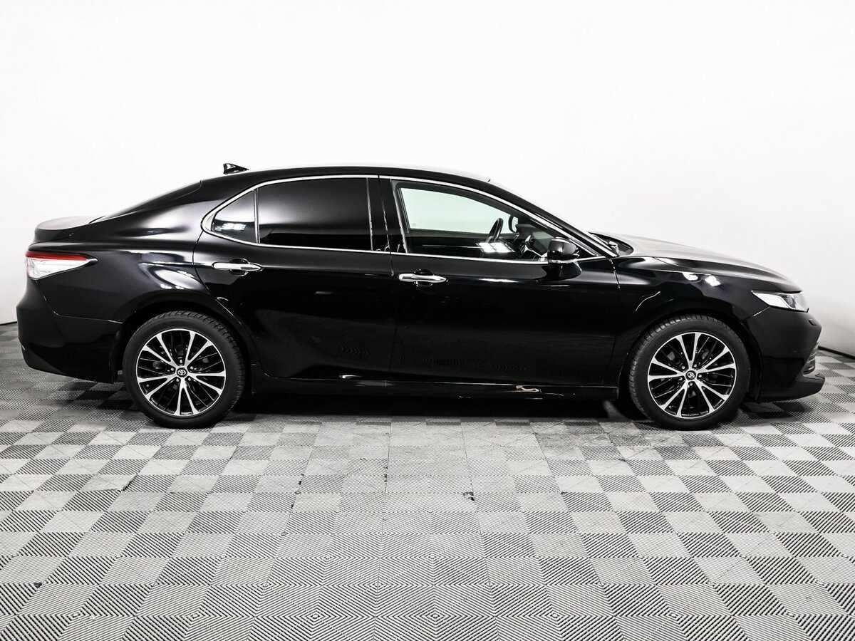 Toyota Camry 2018 года с пробегом. Фото: #3