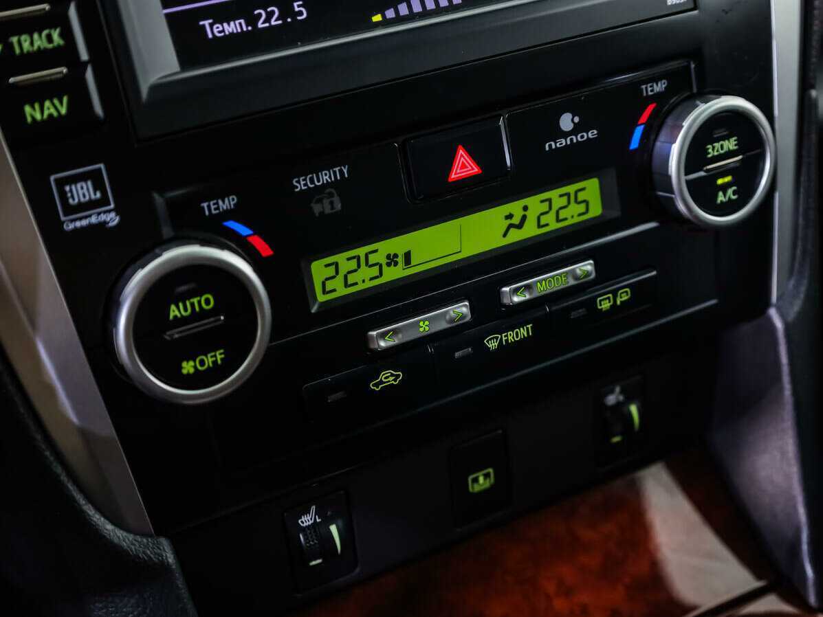 Toyota Camry 2013 года с пробегом. Фото: #13