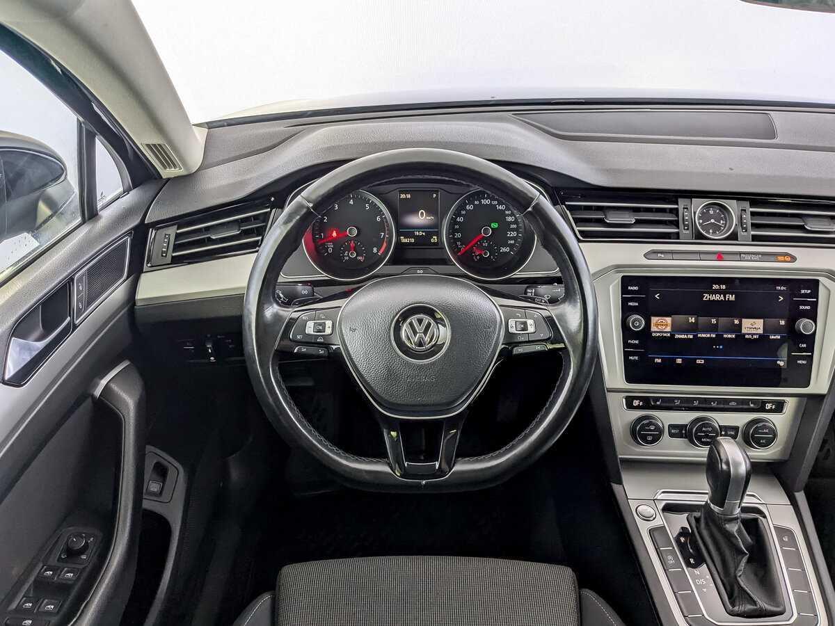 Volkswagen Passat 2018 года с пробегом. Фото: #16