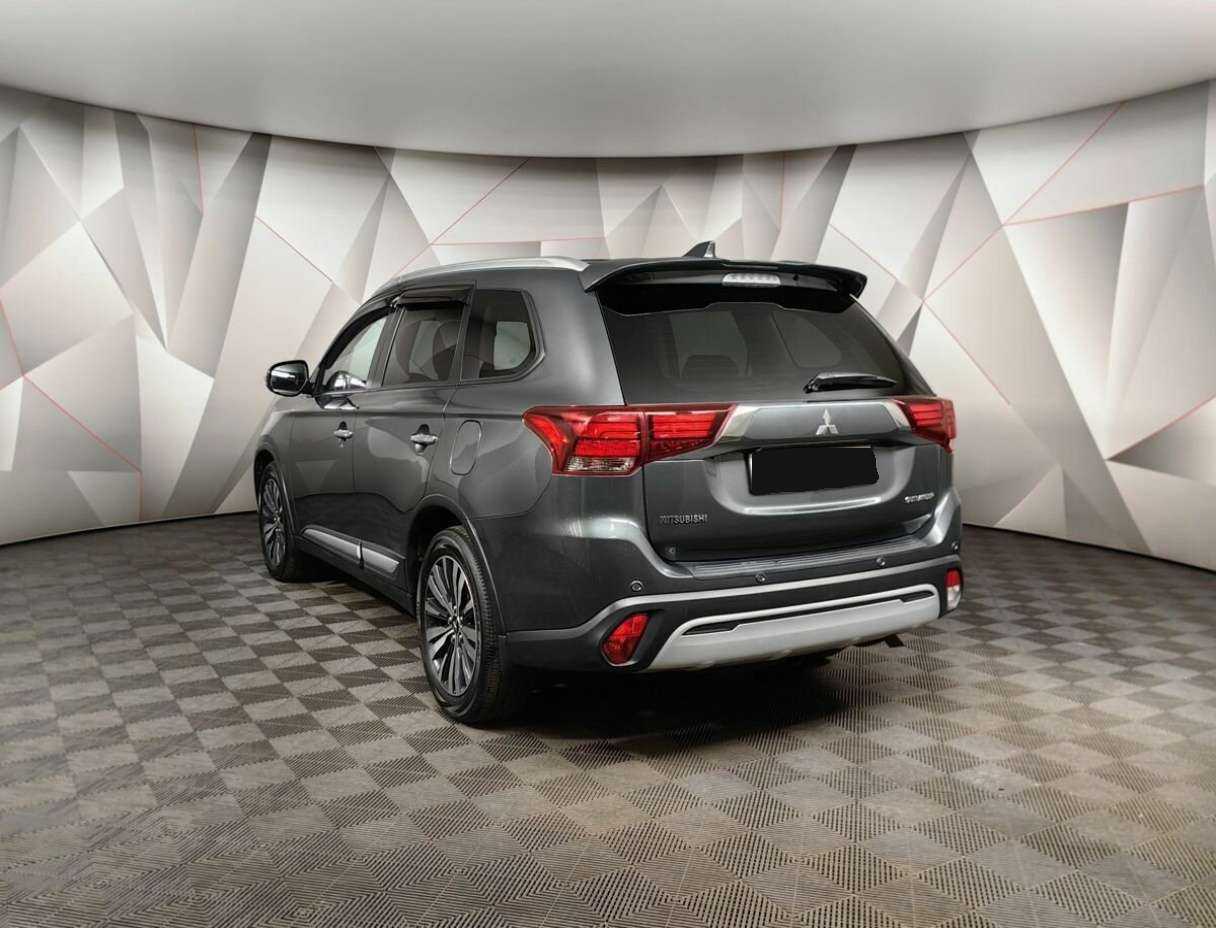 Mitsubishi Outlander 2019 года с пробегом. Фото: #3