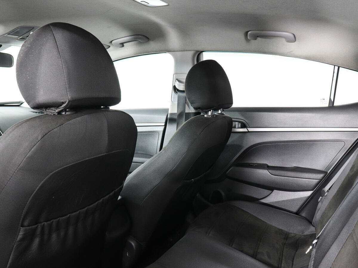 Hyundai Elantra 2018 года с пробегом. Фото: #6