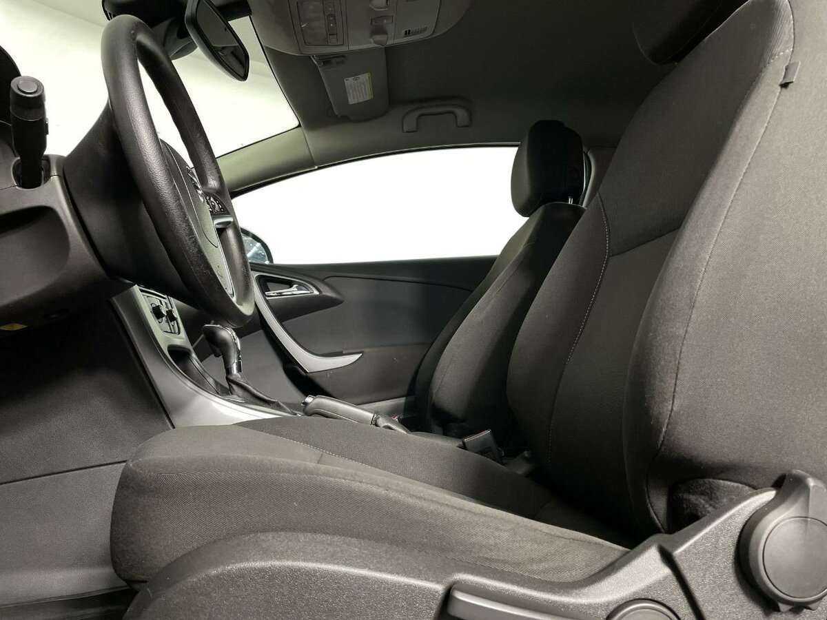 Opel Astra 2013 года с пробегом. Фото: #9