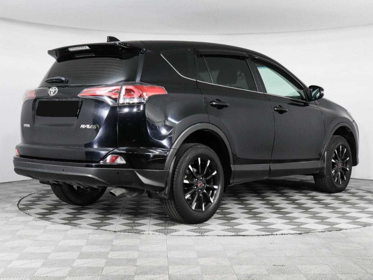 Toyota RAV4 2017 года с пробегом. Фото: #2