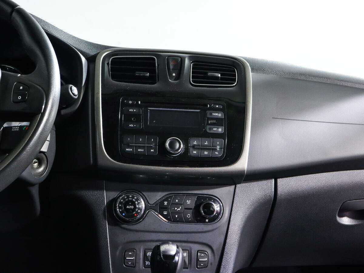 Renault Sandero 2016 года с пробегом. Фото: #12