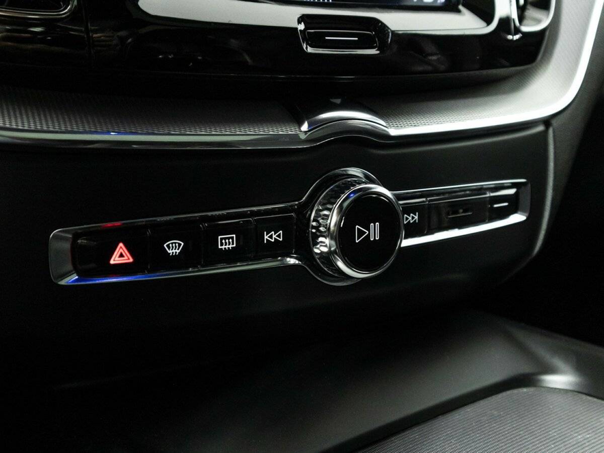 Volvo XC60 2018 года с пробегом. Фото: #21