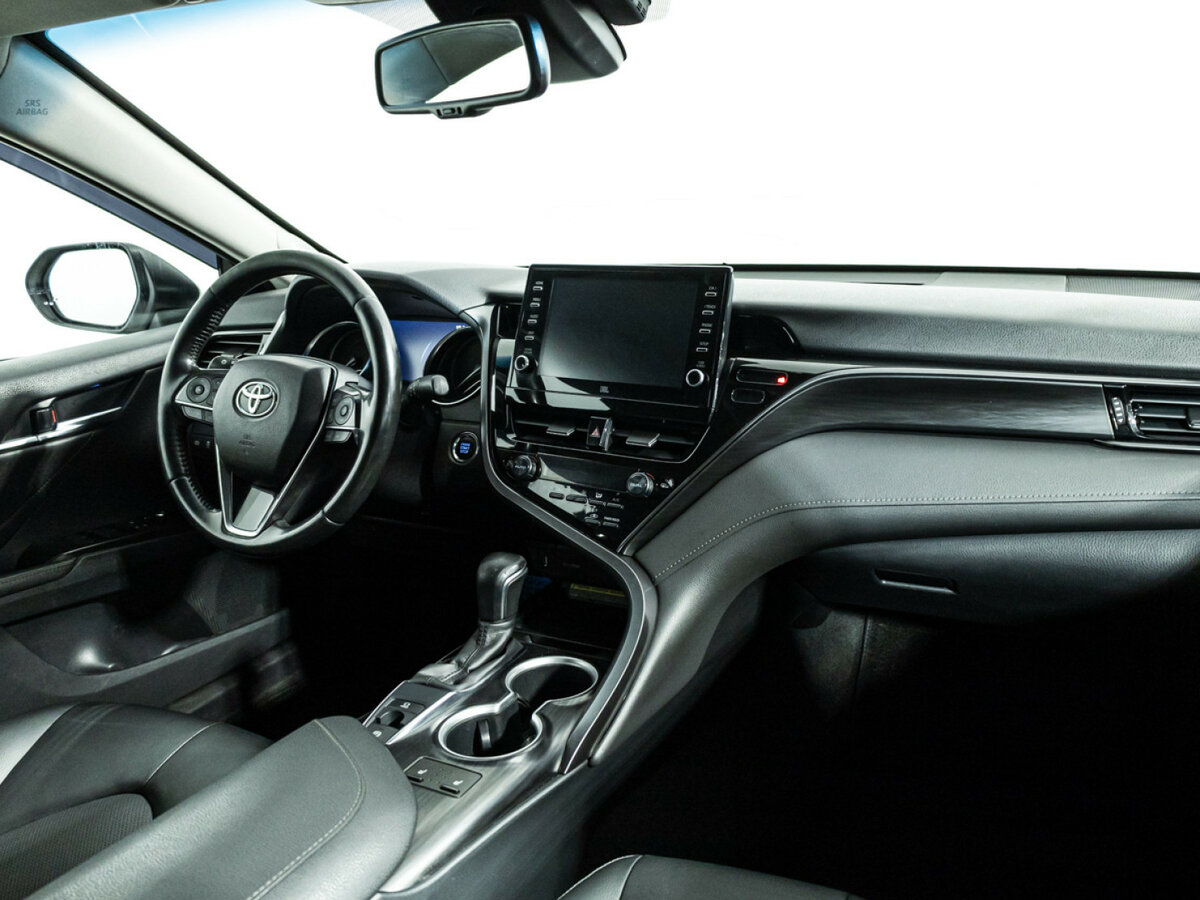 Toyota Camry 2021 года с пробегом. Фото: #8