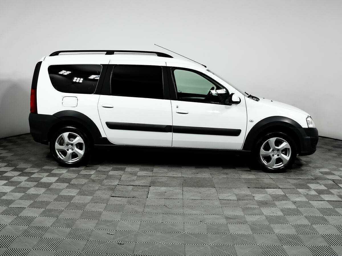 Lada (ВАЗ) Largus 2018 года с пробегом. Фото: #3