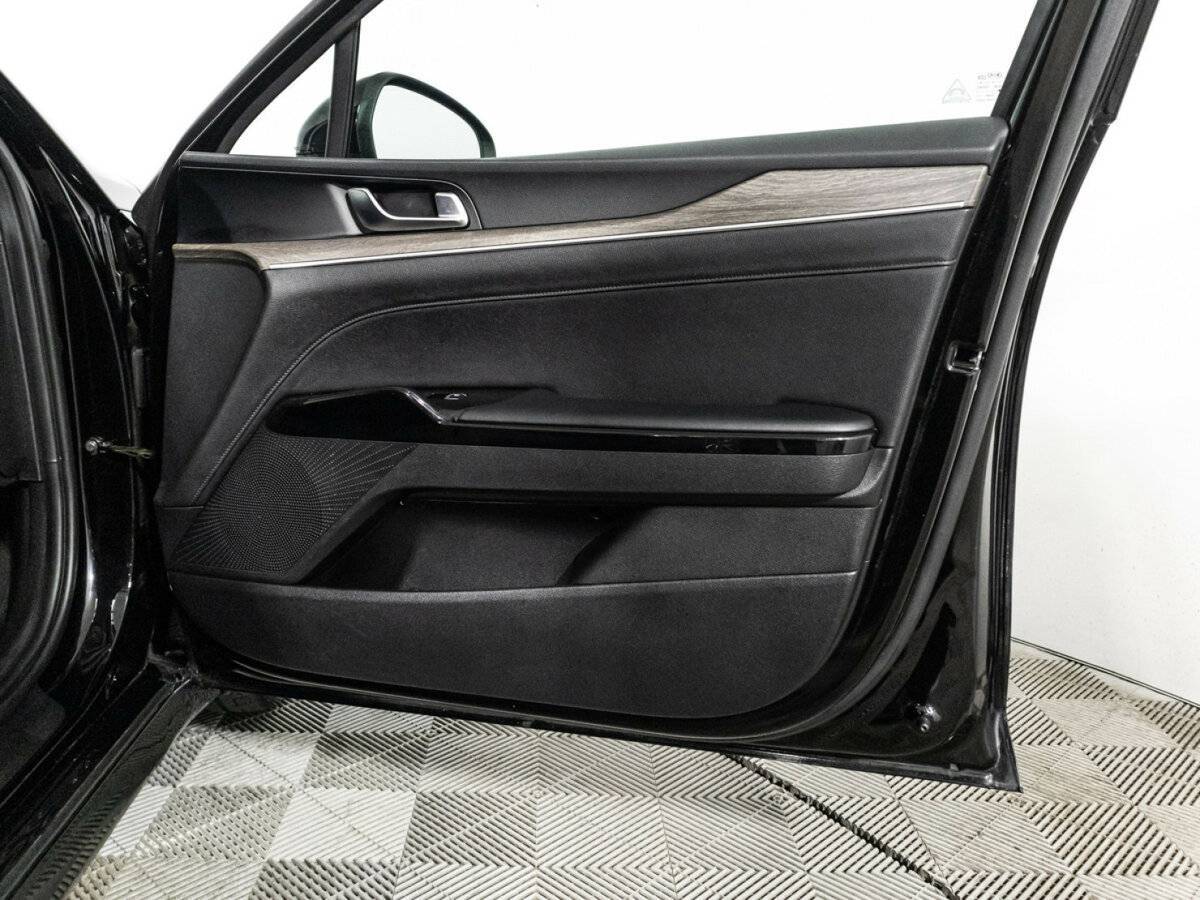 Kia K5 2020 года с пробегом. Фото: #29